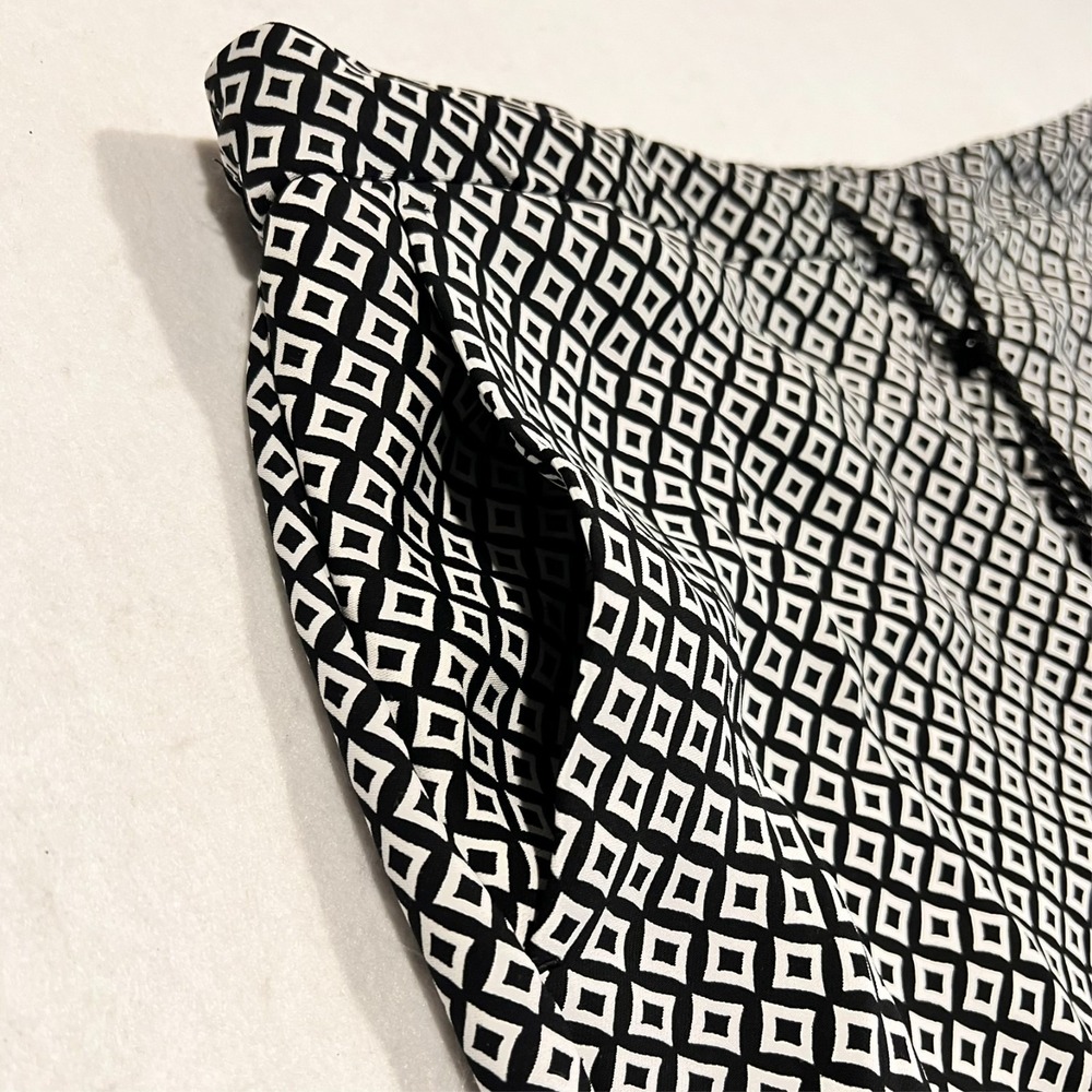 Chico's Wide Leg Ankle Pants Black Geometric Pockets Pull On 2P Petite US 12P - Picture 5 of 12